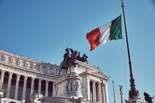 Monument til fedrelandet med det italienske flagget