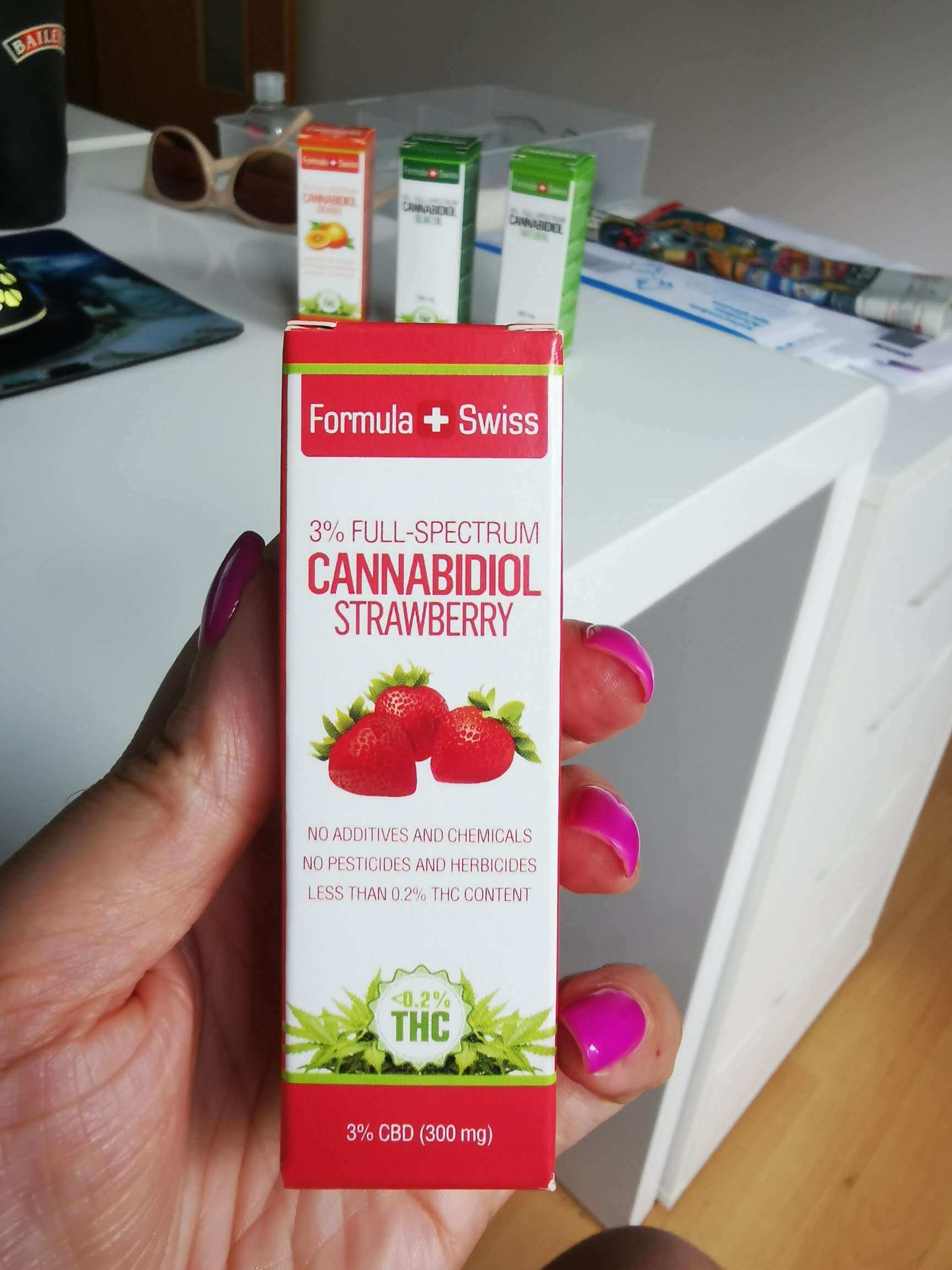 Formula Swiss organic CBD-olje i jordbærolje